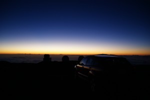 Min Dodge Caliber i solnedgangen